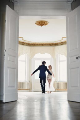 Sesja-slubna-w-domu-020 18 Sesja-slubna-w-domu-020 17